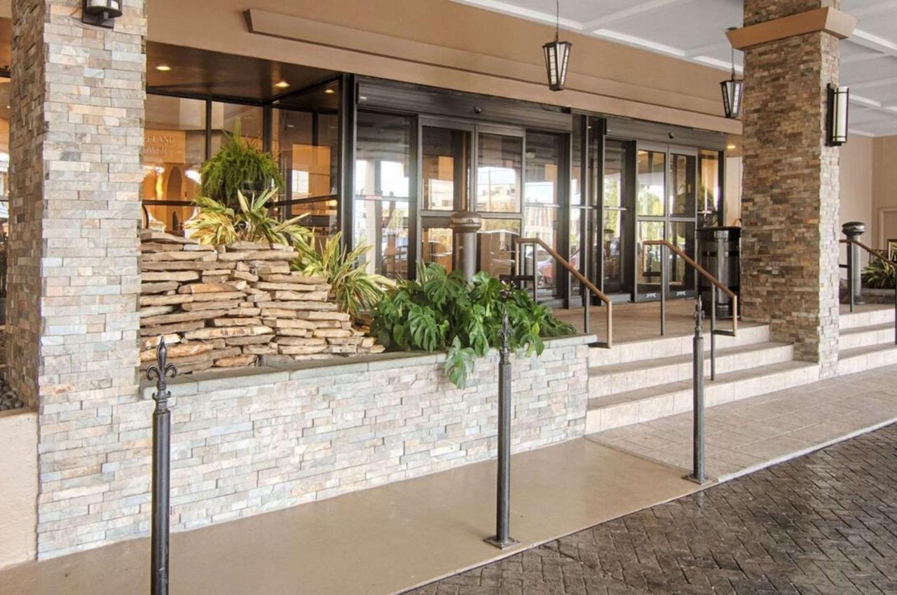 Comfort Inn & Suites At Copeland Tower Metairie Exterior foto
