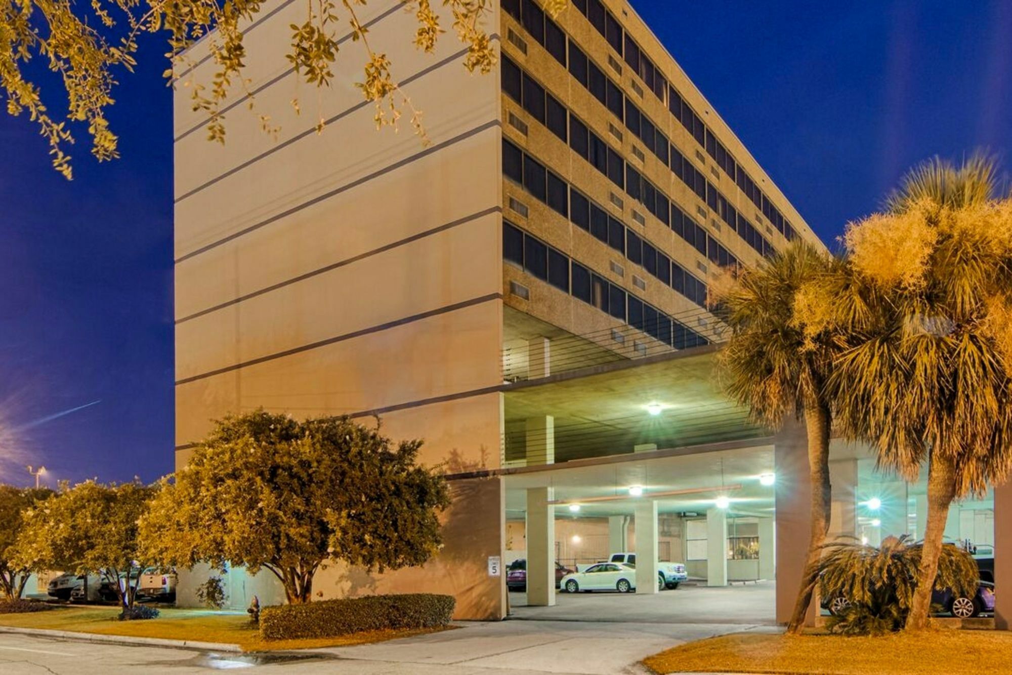 Comfort Inn & Suites At Copeland Tower Metairie Exterior foto