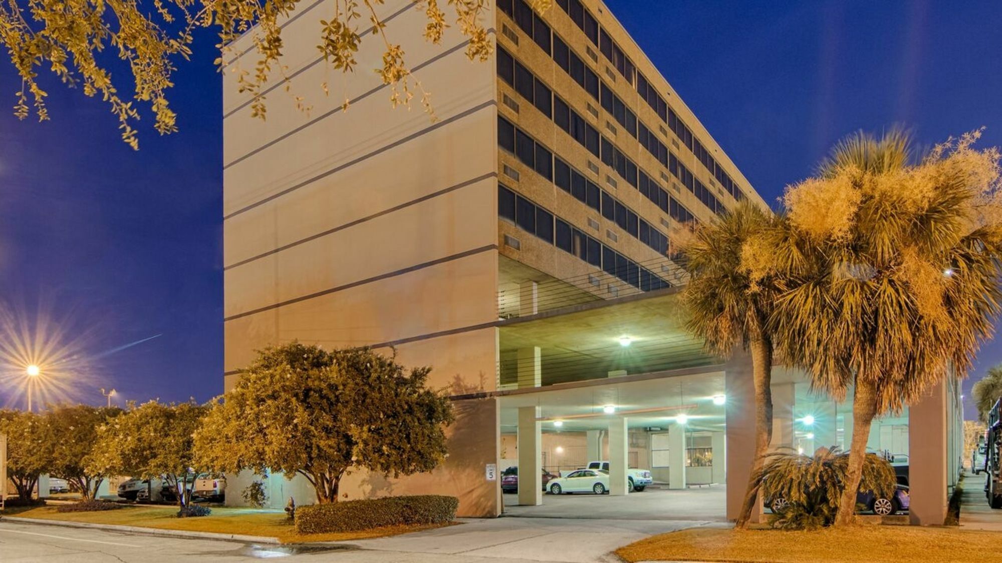 Comfort Inn & Suites At Copeland Tower Metairie Exterior foto